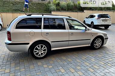 Универсал Skoda Octavia 2003 в Виннице