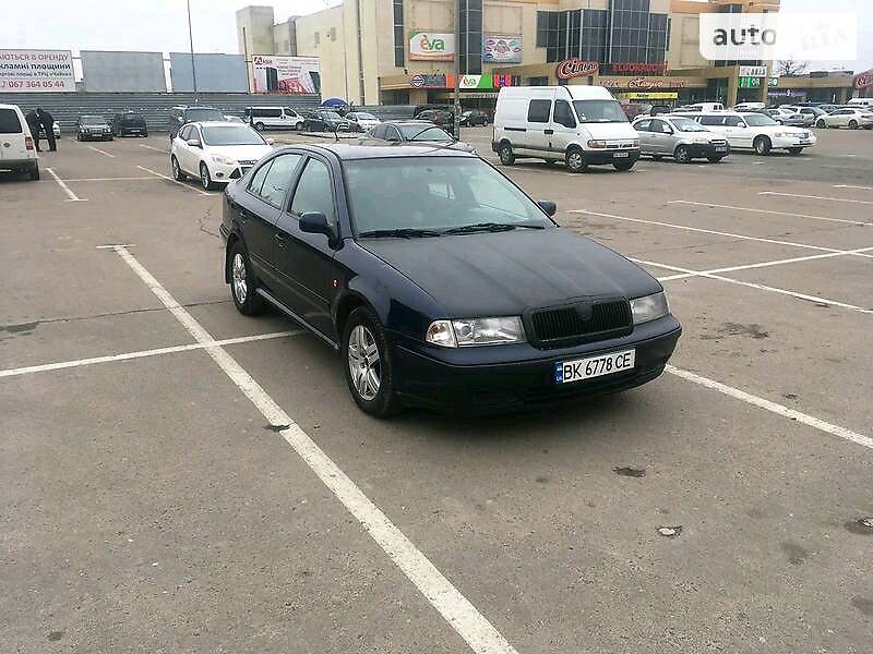 Лифтбек Skoda Octavia 2000 в Коростене