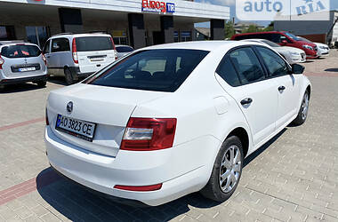 Седан Skoda Octavia 2013 в Хусті