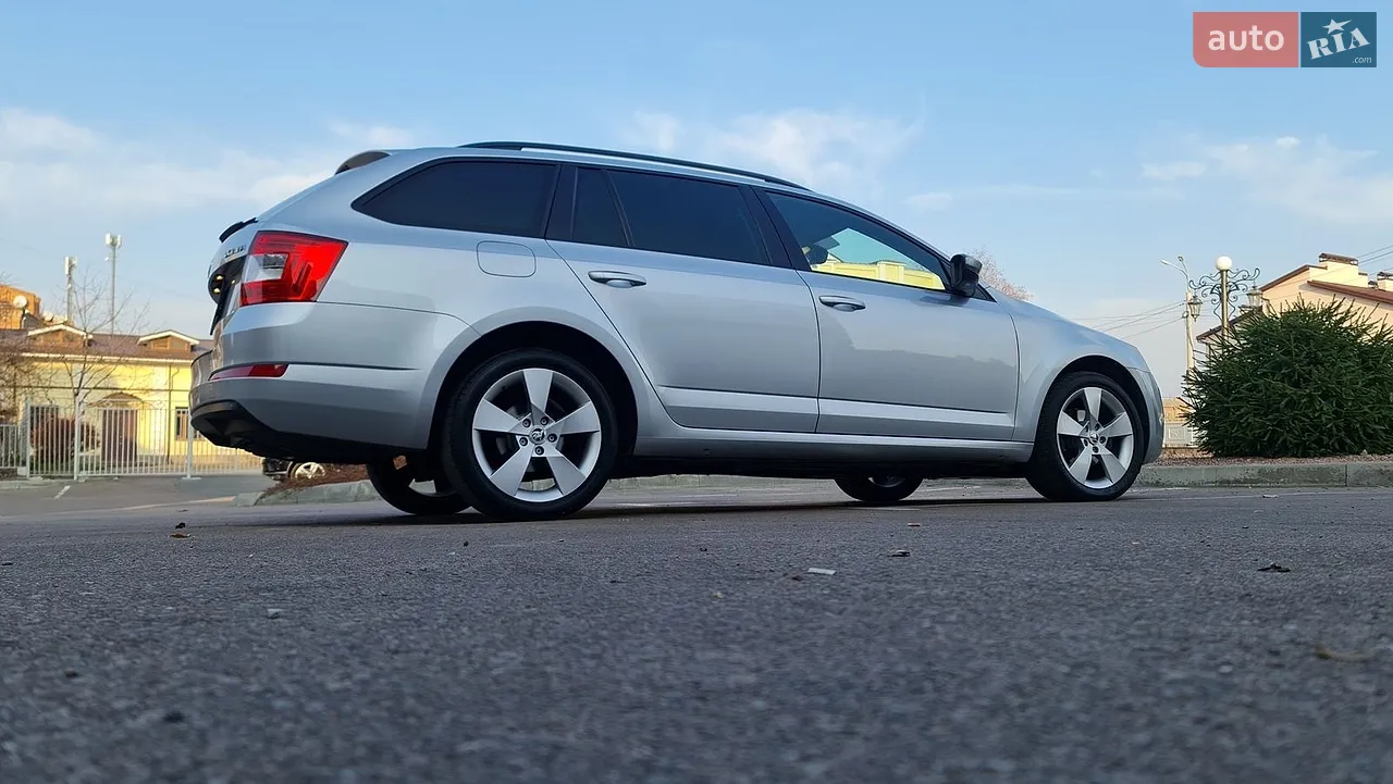 2017 Skoda Octavia - мініатюра 2