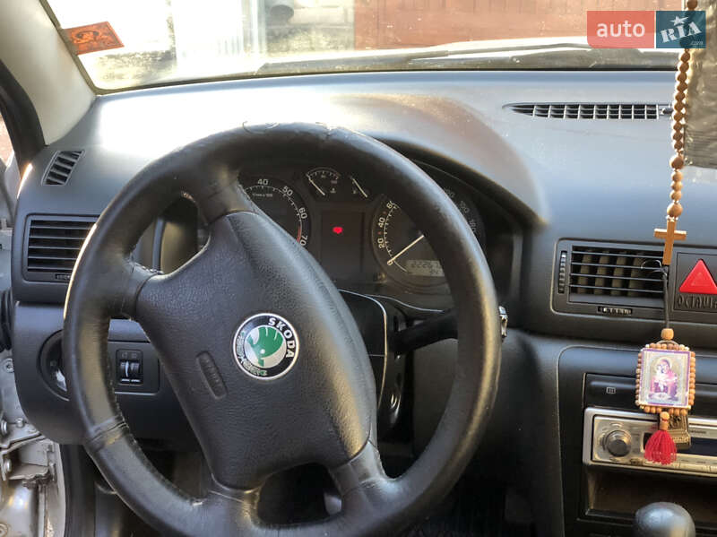 Лифтбек Skoda Octavia 2002 в Луцке