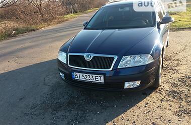 Универсал Skoda Octavia 2006 в Хороле