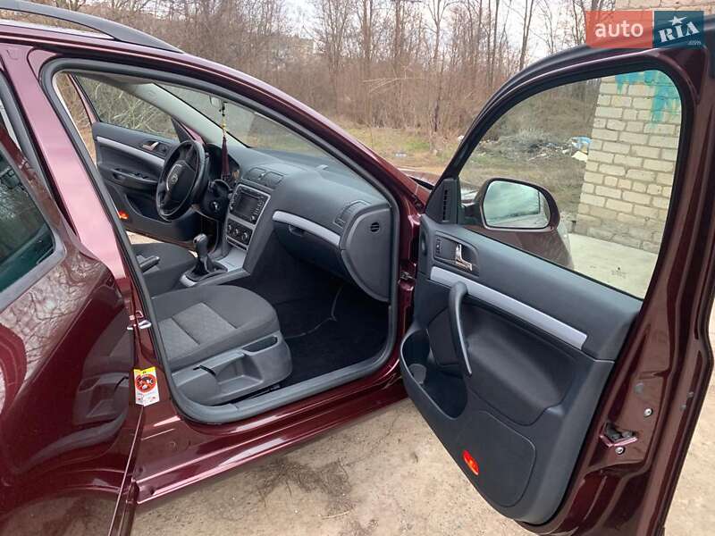 Универсал Skoda Octavia 2010 в Марганце фото 15 Универсал Skoda Octavia 2010 в Марганце