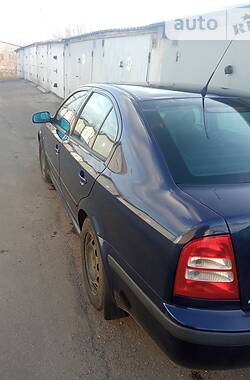 Седан Skoda Octavia 2003 в Черкассах