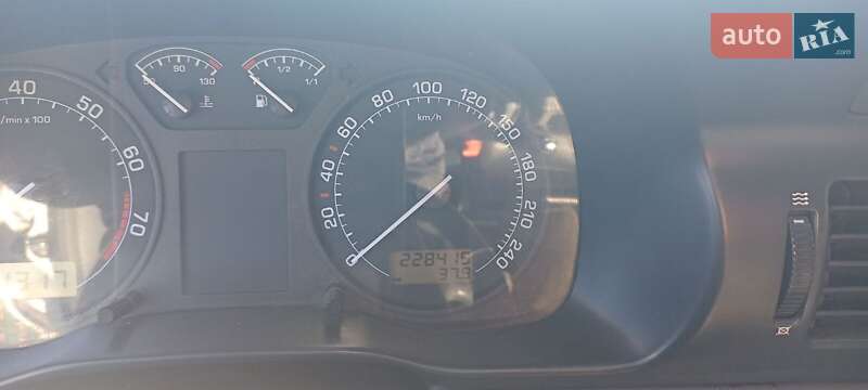 Лифтбек Skoda Octavia 2003 в Онуфриевке фото 3 Лифтбек Skoda Octavia 2003 в Онуфриевке