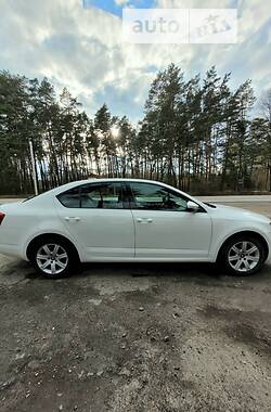 Хэтчбек Skoda Octavia 2015 в 