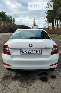 Хэтчбек Skoda Octavia 2015 в 