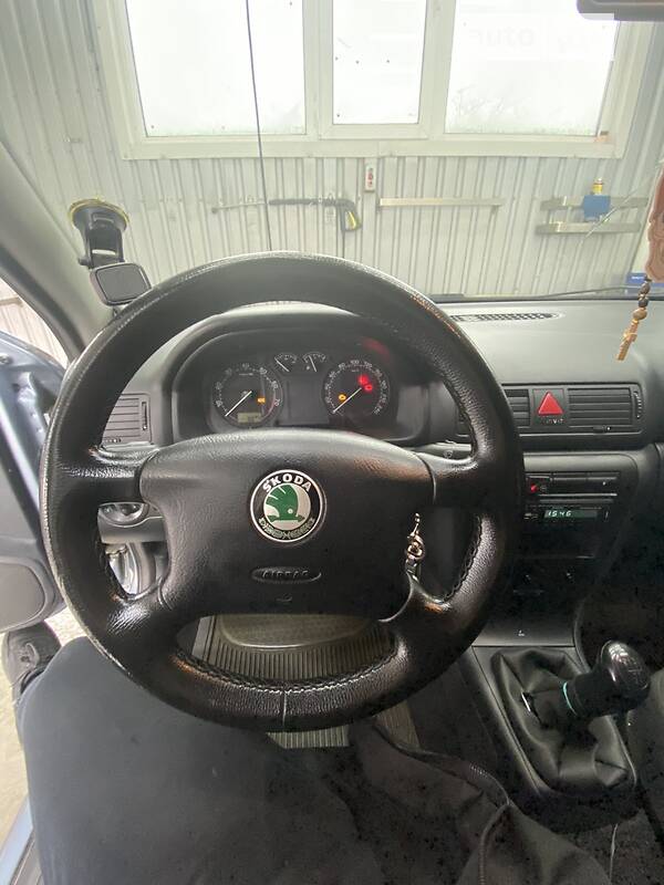 Седан Skoda Octavia 2005 в Запоріжжі