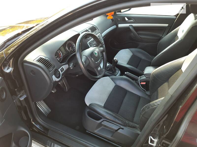 Універсал Skoda Octavia 2009 в Житомирі
