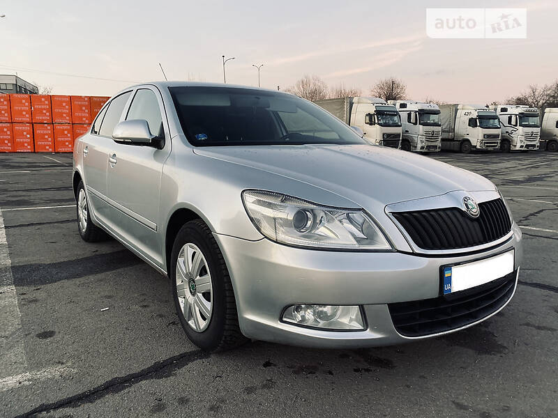 Седан Skoda Octavia 2010 в Ужгороді