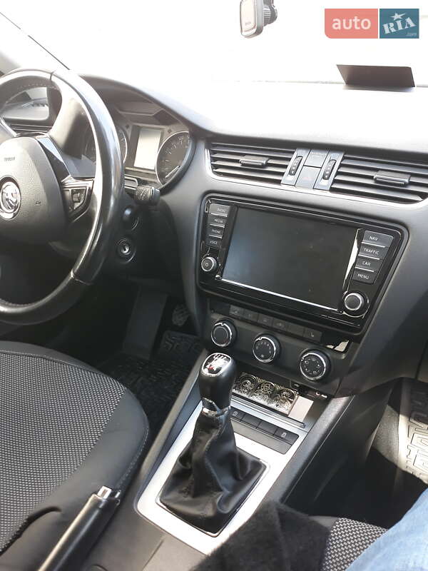 Універсал Skoda Octavia 2014 в Чернівцях