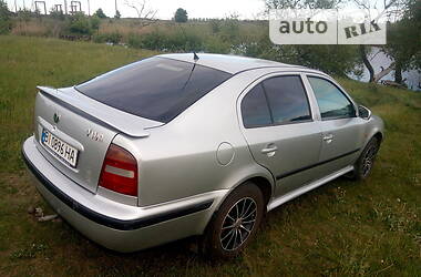 Лифтбек Skoda Octavia 1998 в Чутове