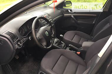 Седан Skoda Octavia 2005 в 
