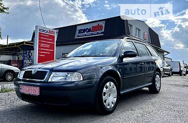 Универсал Skoda Octavia 2009 в Хороле