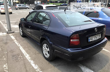 Лифтбек Skoda Octavia 2000 в Пятихатках