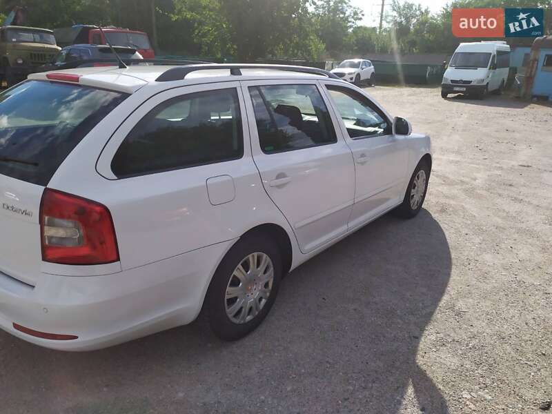 Універсал Skoda Octavia 2011 в Запоріжжі