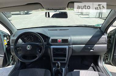 Седан Skoda Octavia 2001 в Києві