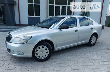 Седан Skoda Octavia 2010 в Львове