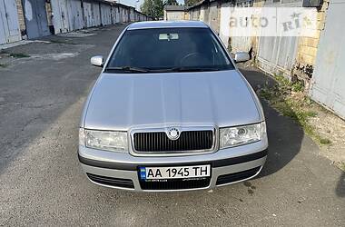 Лифтбек Skoda Octavia 2003 в Киеве