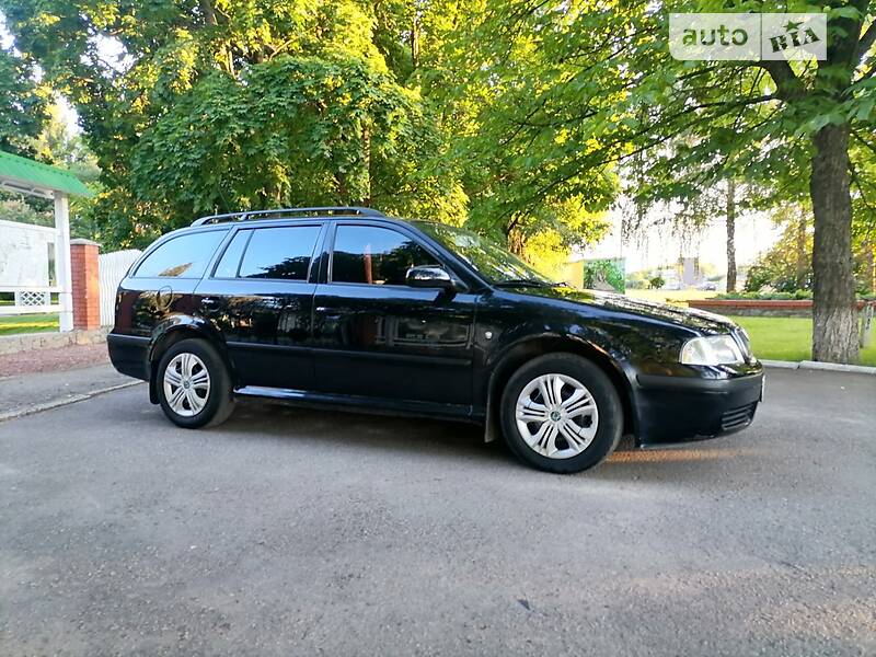 Универсал Skoda Octavia 2009 в Ромнах