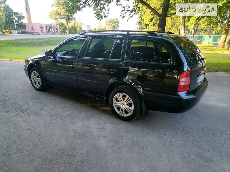 Универсал Skoda Octavia 2009 в Ромнах