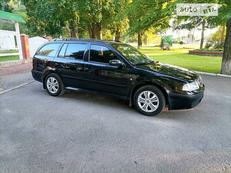 Универсал Skoda Octavia 2009 в Ромнах