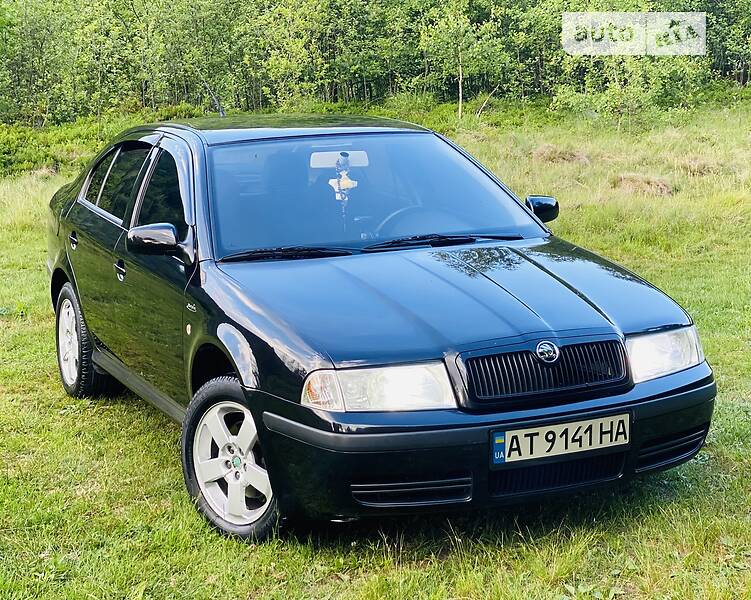 Хэтчбек Skoda Octavia 2004 в 