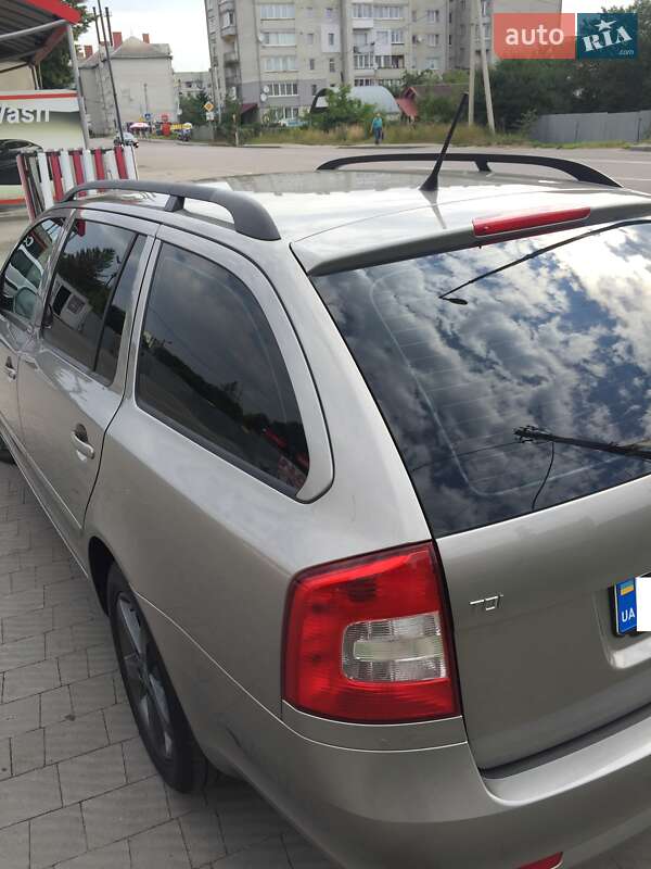 Универсал Skoda Octavia 2012 в Львове