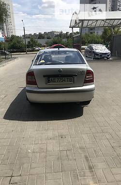 Лифтбек Skoda Octavia 2003 в Днепре