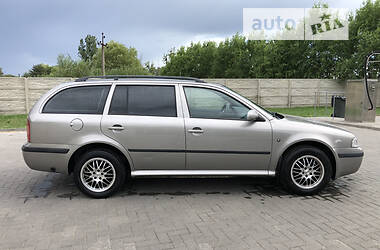 Универсал Skoda Octavia 2010 в Луцке