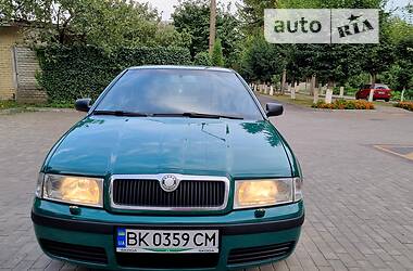 Лифтбек Skoda Octavia 2002 в Луцке