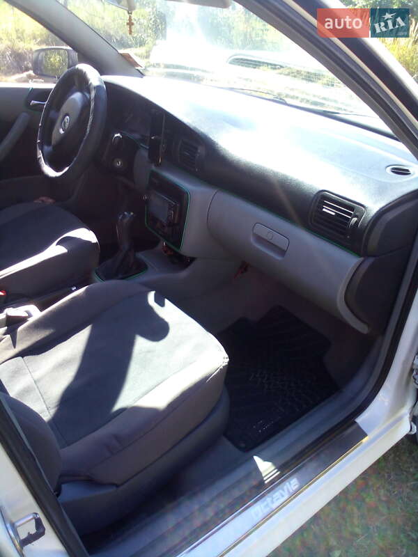Ліфтбек Skoda Octavia 2001 в Бориславі