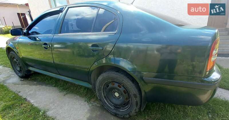 Лифтбек Skoda Octavia 2001 в Бучаче