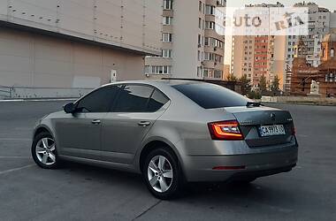 Лифтбек Skoda Octavia 2017 в Черкассах