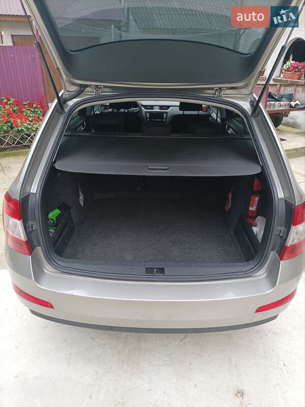 Універсал Skoda Octavia 2014 в Ужгороді