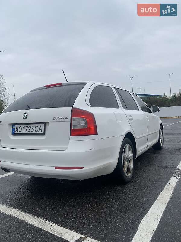 Универсал Skoda Octavia 2011 в Ужгороде