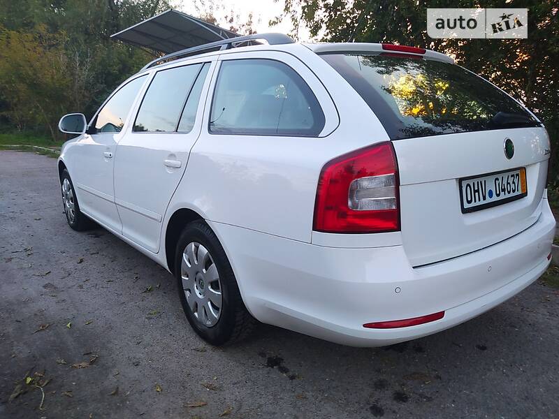 Універсал Skoda Octavia 2011 в Черкасах