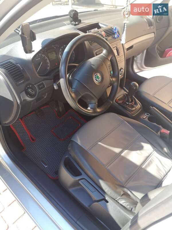 Лифтбек Skoda Octavia 2008 в Ровно