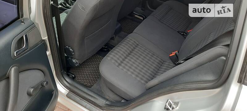 Универсал Skoda Octavia 2003 в Луцке