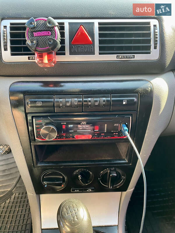 Універсал Skoda Octavia 2000 в Ужгороді