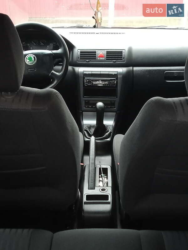 Лифтбек Skoda Octavia 2008 в Саврани