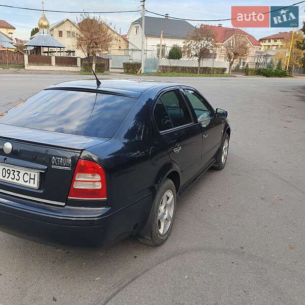 Ліфтбек Skoda Octavia 2003 в Ужгороді