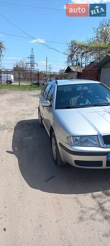 Універсал Skoda Octavia 2004 в Черкасах