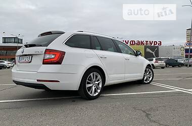 Універсал Skoda Octavia 2018 в Сумах