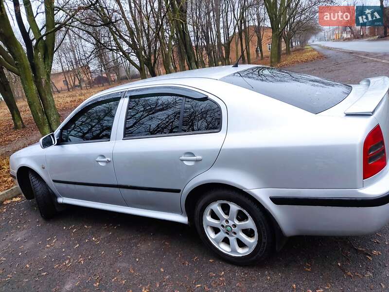 Лифтбек Skoda Octavia 2001 в Гайвороне
