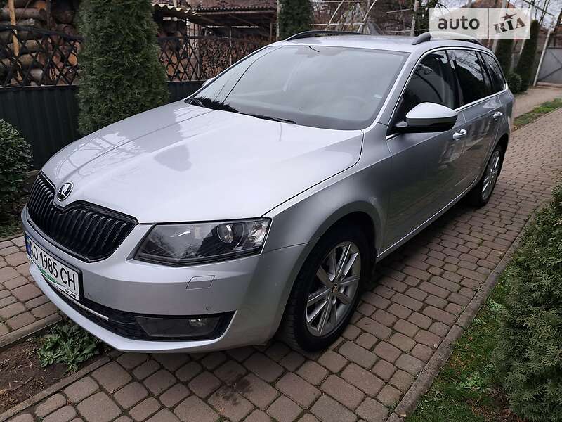 Універсал Skoda Octavia 2015 в Ужгороді