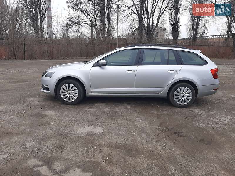 Універсал Skoda Octavia 2017 в Дніпрі