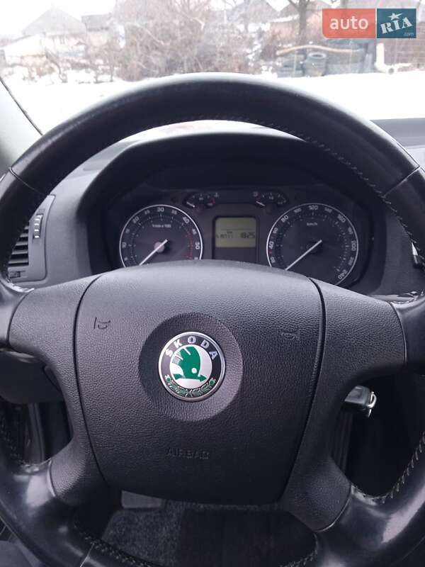 Лифтбек Skoda Octavia 2006 в Сокирянах