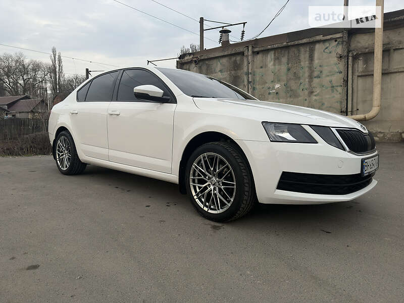 Лифтбек Skoda Octavia 2019 в Одессе