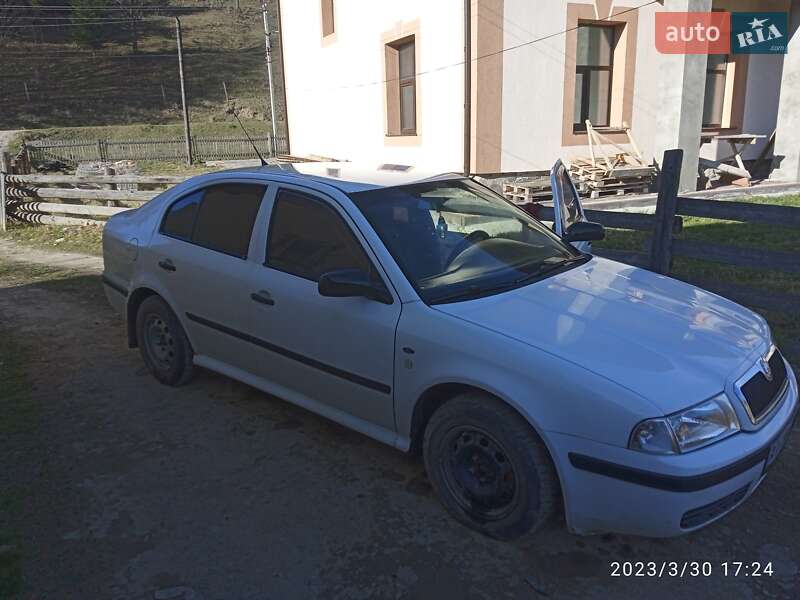 Лифтбек Skoda Octavia 2003 в Путиле